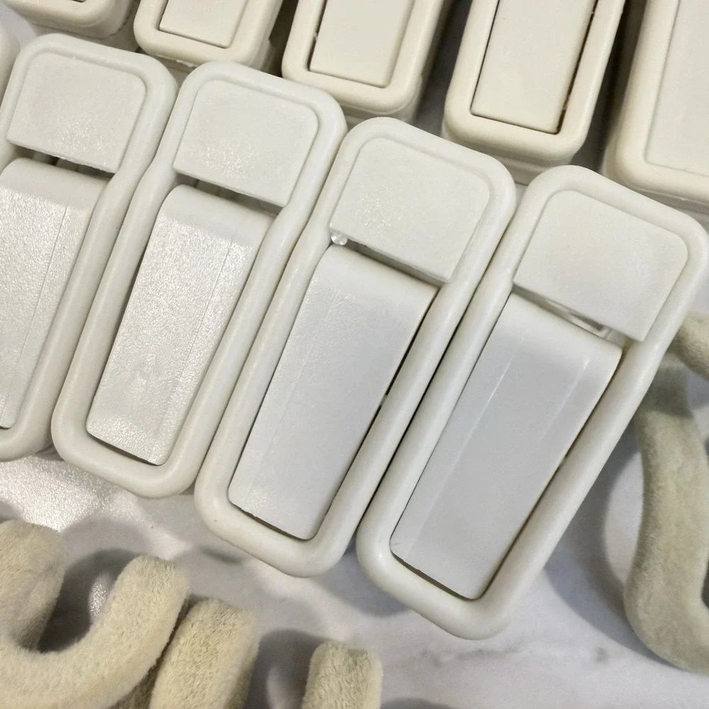 Joy Mangano Huggable Hangers Cream 13 Finger Clips & 15 Cascading mini Hooks